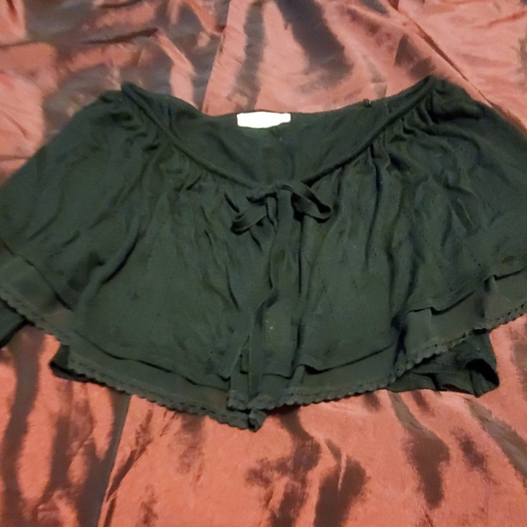 Cape & Shawl style Black Top - Picture 2 of 4